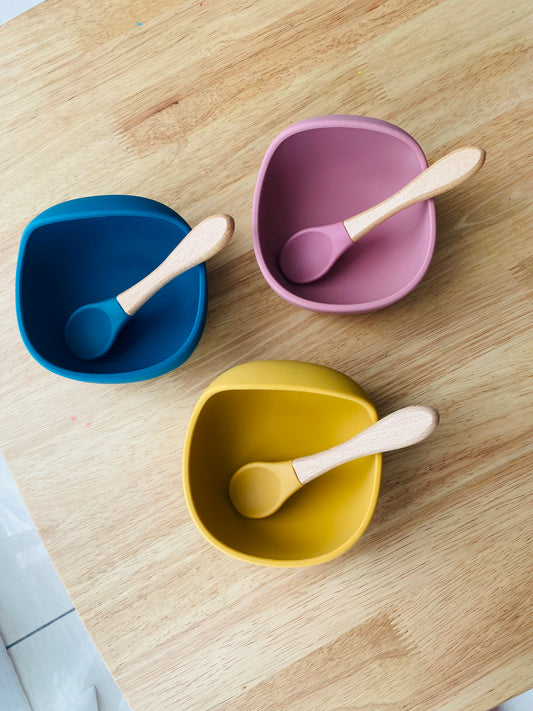 Food bowl 🥣 with matching spoon! 🔆 -Pink