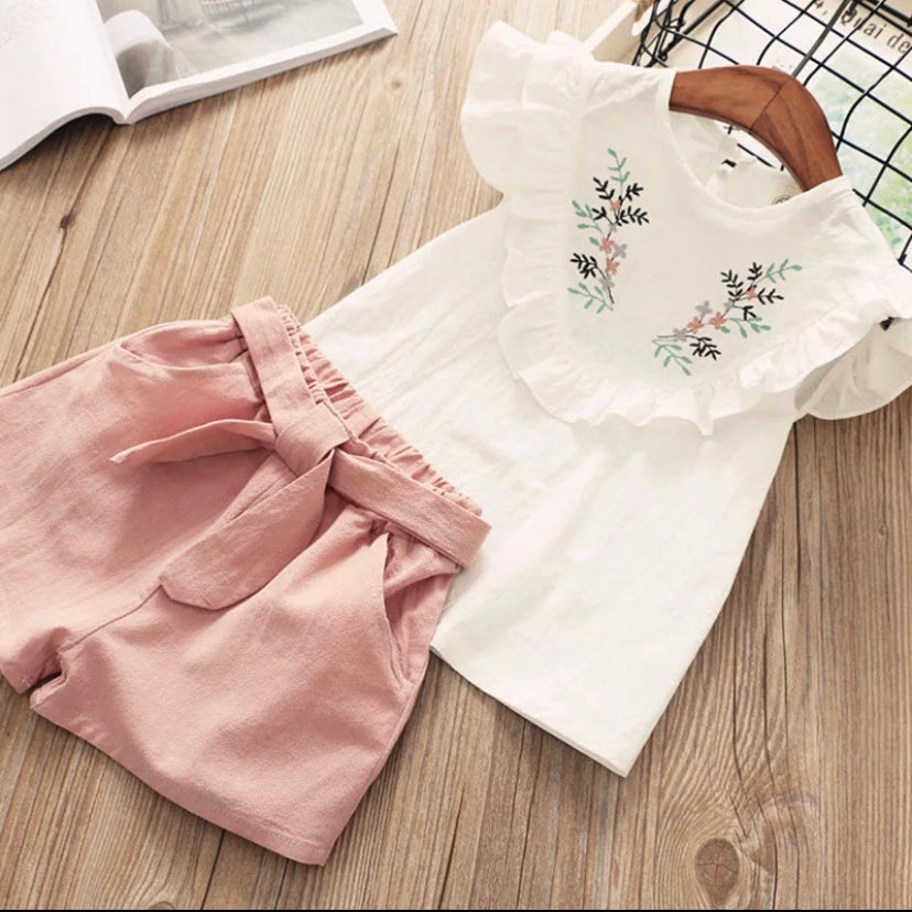 Korean style floral top with pastel pink pants ꕤ