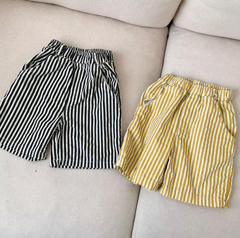 Striped shorts in black 🖤